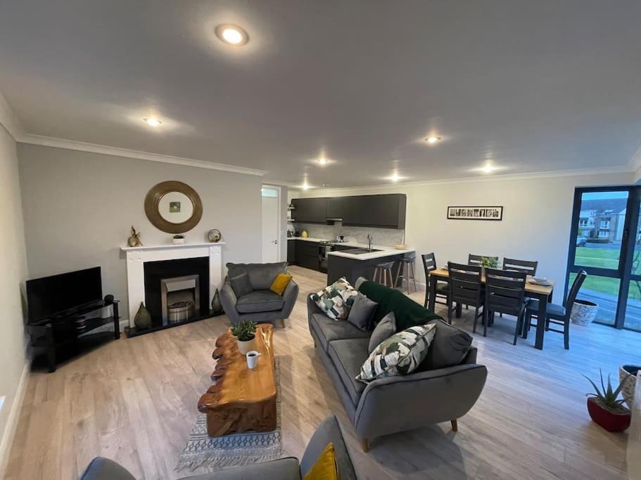 Entire Apartment , Centre Carrick on Shannon Exterior foto
