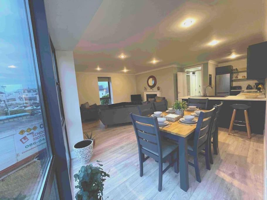 Entire Apartment , Centre Carrick on Shannon Exterior foto