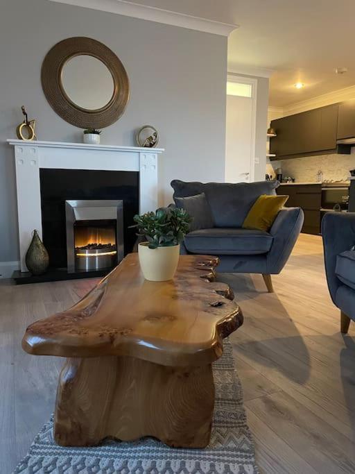 Entire Apartment , Centre Carrick on Shannon Exterior foto