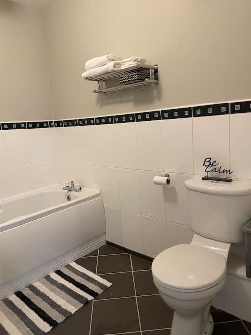 Entire Apartment , Centre Carrick on Shannon Exterior foto